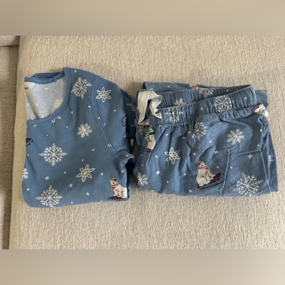 Old Navy Blue Snowflake Pajama Set